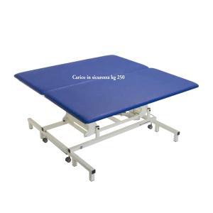 BOBATH SD 200 - LETTINO ELETTRICO PROFESSIONALE SEZIONE UNICA DIVISA IN 2 PARTI - GRANDI DIMENSIONI - REGOLAZIONE ALTEZZA CON DOPPIA PEDALIERA (47-97 cm) - KIT RUOTE - metodo terapeutico di Bobath (Reflex Inhibiting Postures) -