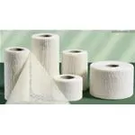 Selfadhesive Soft LF (4 cm x 4 m tesa) - Benda elastica coesiva bianca (Estensibilità 80% circa) indicata per fissaggio delle medicazioni, bendaggio di protezione, prevenzione e cura di leggeri traumi sportivi, bendaggi leggeri di sostegno