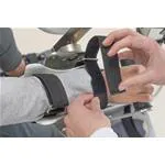 IMPUGNATURA ERGONOMICA per MOTOLife Cicloergometro (paio) - Ortesi per polso con avambraccio posto in posizione prona, fissato tramite velcro, e con impugnatura orizzontale. Indicata per pazienti con forti paralisi. Per MOTOLife
